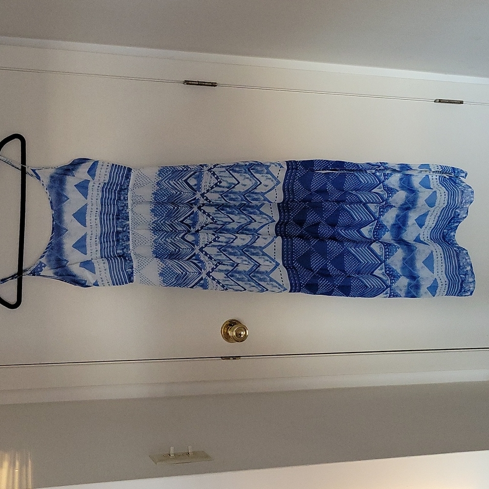 Super cute maxi dress from Old Navy.